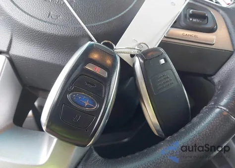 2017 Subaru Outback 2.5I Limited z USA, uszkodzony, nr VIN 4S4BSAKC1H3337072